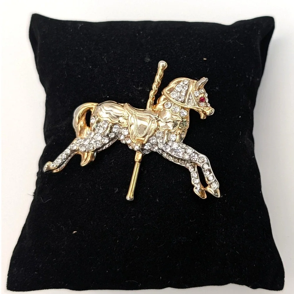 Vintage Unsigned Carousel Horse Brooch Gold Tone Rhinestone Carnival Pin 1.75